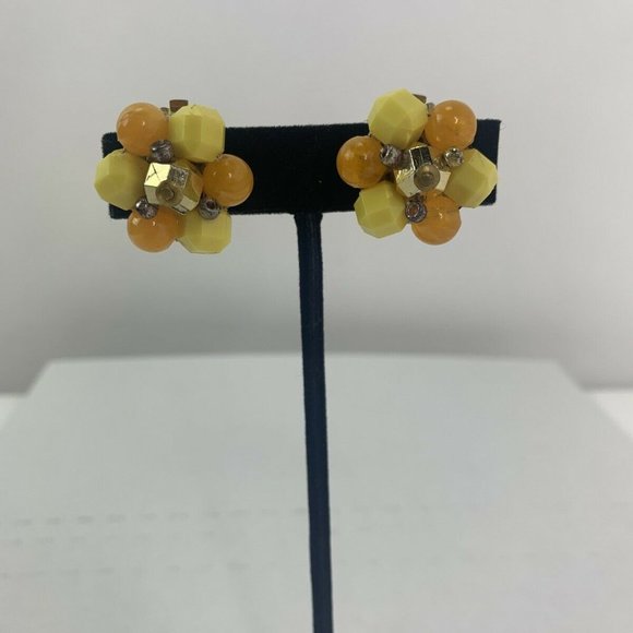 Vintage Faceted Beaded Cluster Clip On Earrings - Picture 2 of 7